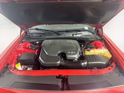 Used 2016 Dodge Challenger SXT Plus RWD image 31