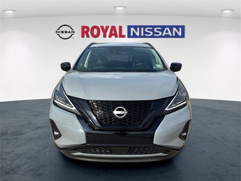 Used 2024 Nissan Murano SV w/ SV Midnight Edition Package image 2