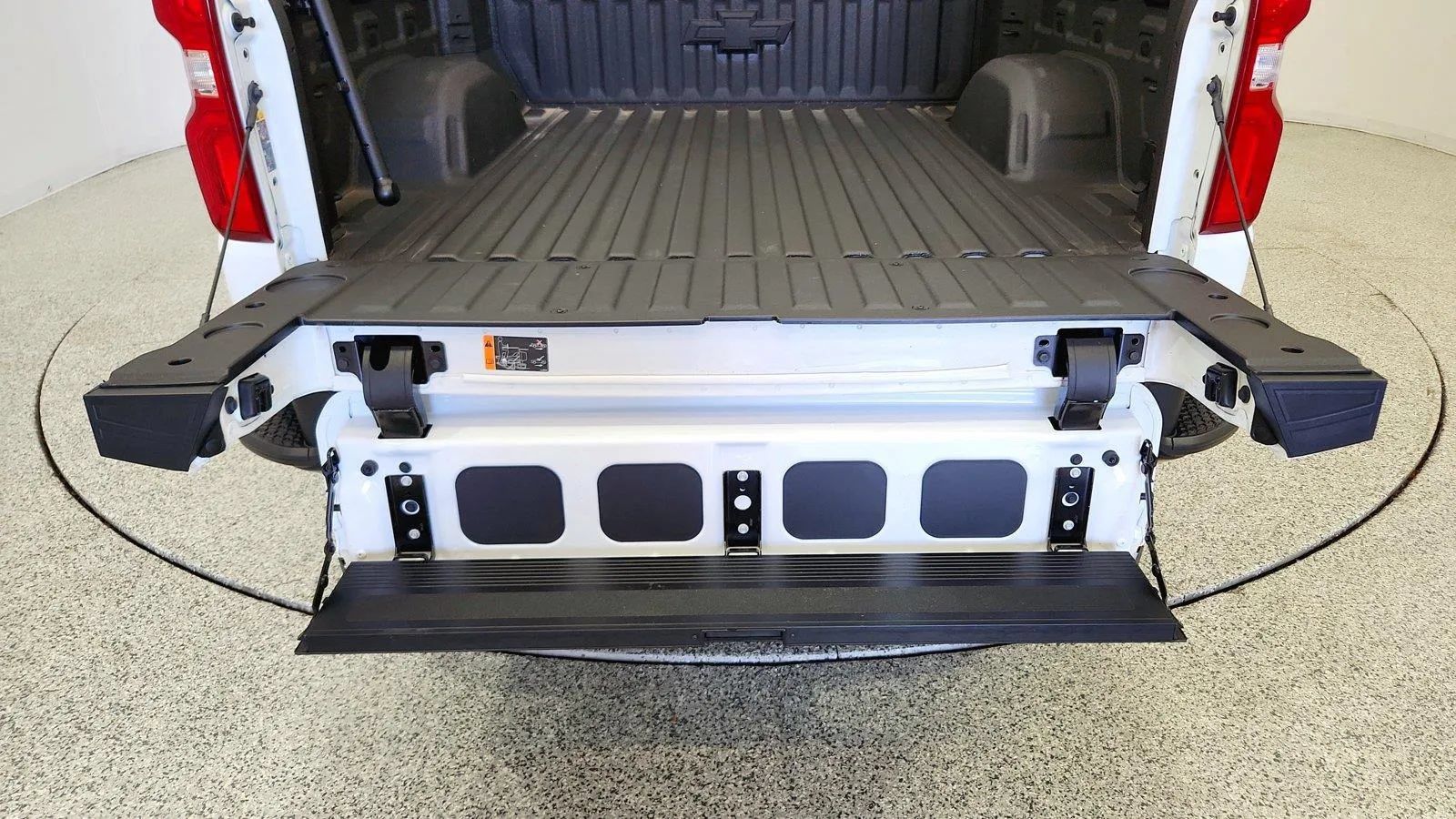 Used 2025 Chevrolet Silverado 1500 ZR2 AWD/4WD image 14