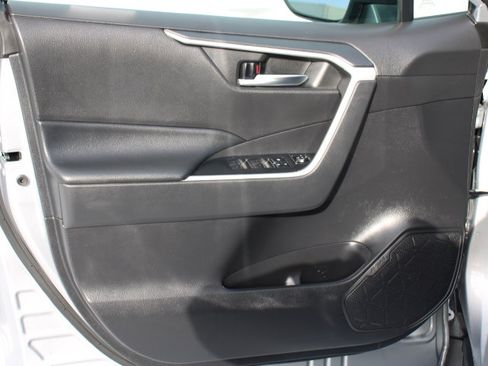 Certified 2022 Toyota RAV4 XLE image 10