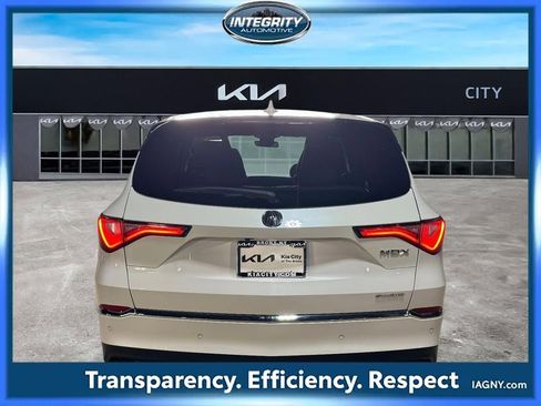 Used 2023 Acura MDX SH-AWD w/ Technology Package image 6