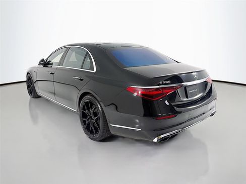 Used 2022 Mercedes-Benz S 580 4MATIC Sedan image 3