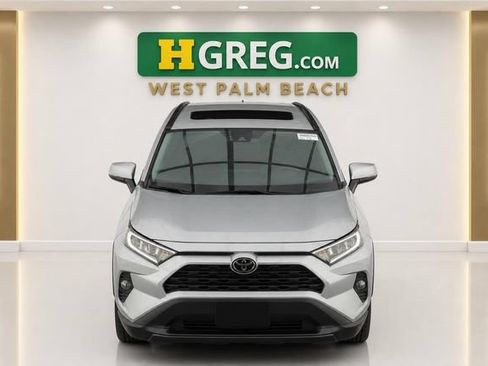 Used 2021 Toyota RAV4 XLE w/ Convenience Package FWD image 7