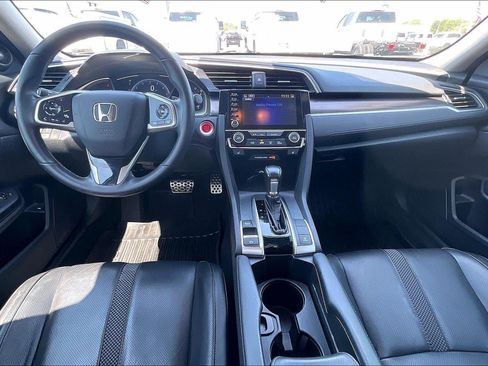 Used 2019 Honda Civic Touring image 16