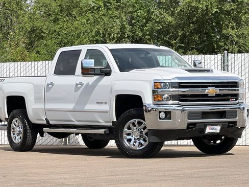 Used 2019 Chevrolet Silverado 2500 LTZ w/ Duramax Plus Package AWD/4WD image 2