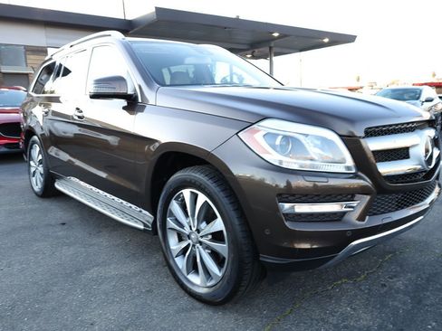 Used 2015 Mercedes-Benz GL 450 4MATIC w/ Driver Assistance Package image 44