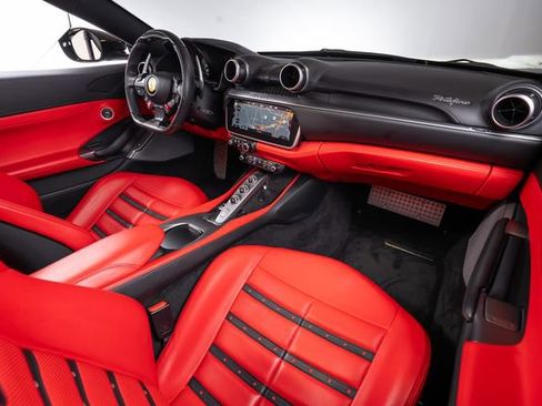 Used 2019 Ferrari Portofino RWD image 54