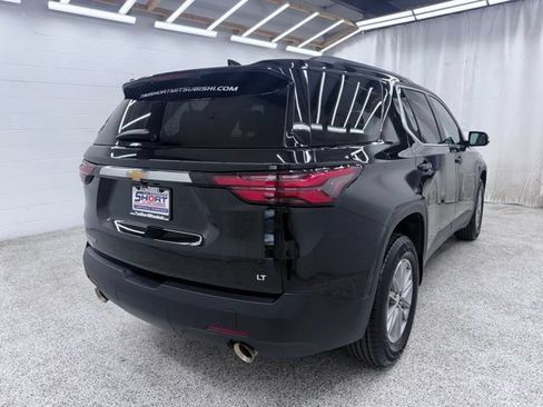 Used 2022 Chevrolet Traverse LT FWD image 2