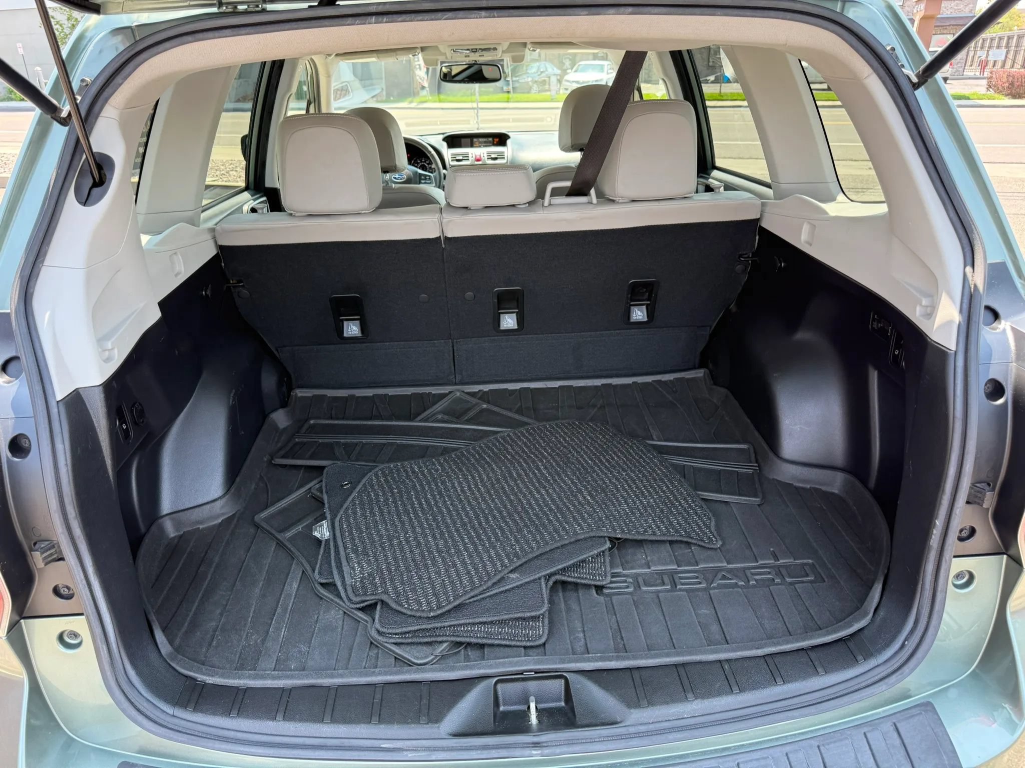 Used 2016 Subaru Forester 2.5i Touring w/ Eyesight & Navigation System AWD/4WD image 27