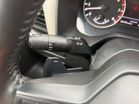 Used 2025 Nissan Rogue SV FWD image 27