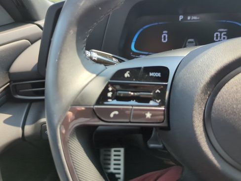 Certified 2025 Hyundai Elantra Sport FWD image 30