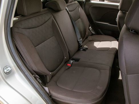 Used 2019 Kia Soul image 12