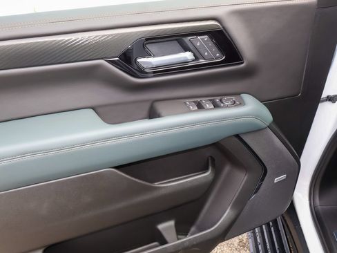 New 2026 GMC Yukon AT4 w/ AT4 Premium Plus Package AWD/4WD image 12