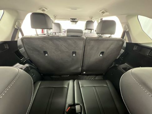 Used 2025 Kia Sorento S AWD/4WD image 36