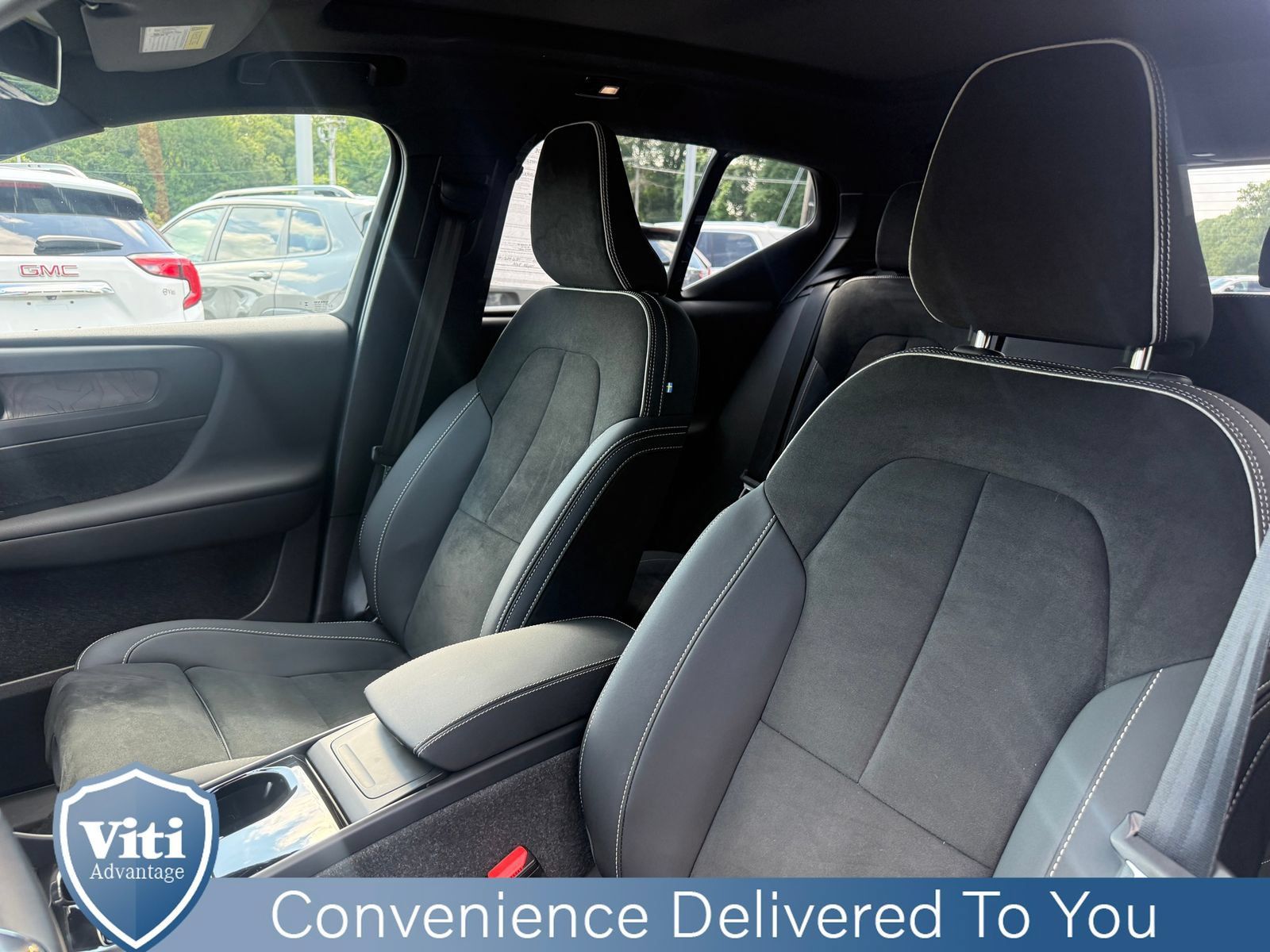Certified 2023 Volvo XC40 Recharge Ultimate w/ Protection Package Premier AWD/4WD image 17
