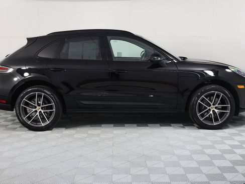 Certified 2026 Porsche Macan AWD/4WD image 8