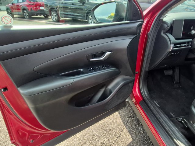 Used 2025 Hyundai Tucson SEL FWD image 8