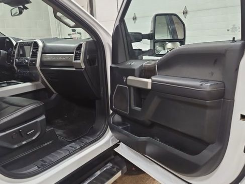 Used 2021 Ford F250 Lariat w/ Lariat Ultimate Package AWD/4WD image 21