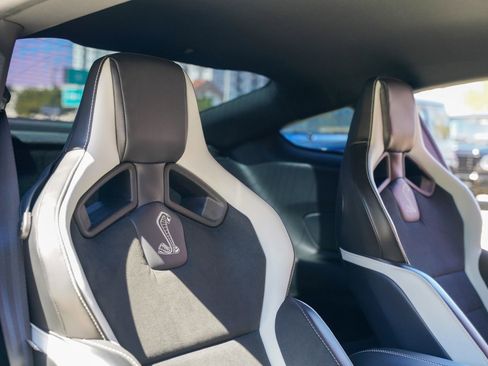 Used 2021 Ford Mustang Shelby GT500 w/ Carbon Fiber Track Pack image 19