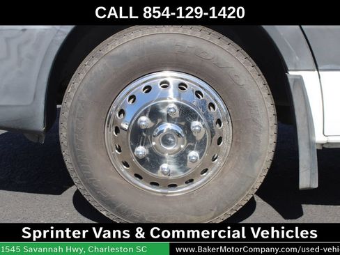 Used 2015 Freightliner Sprinter 3500 RWD image 10