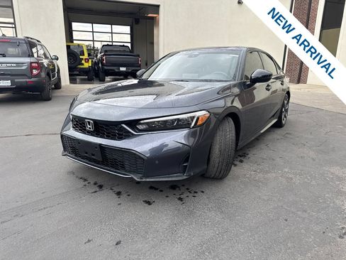 Used 2025 Honda Civic Sport Touring image 3