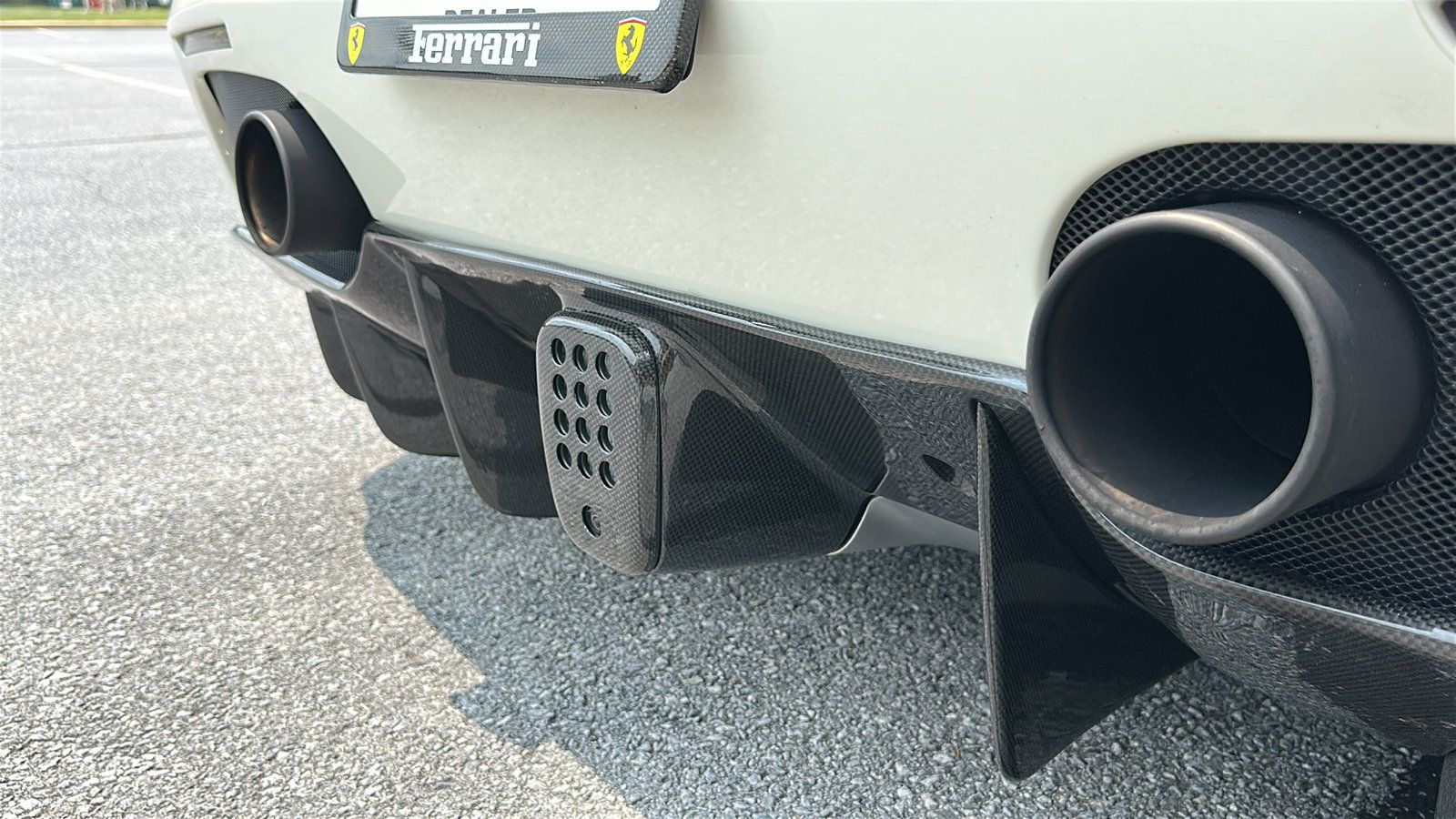 Used 2017 Ferrari 488 GTB RWD image 15