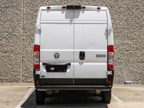 Used 2023 RAM ProMaster 2500 FWD image 8