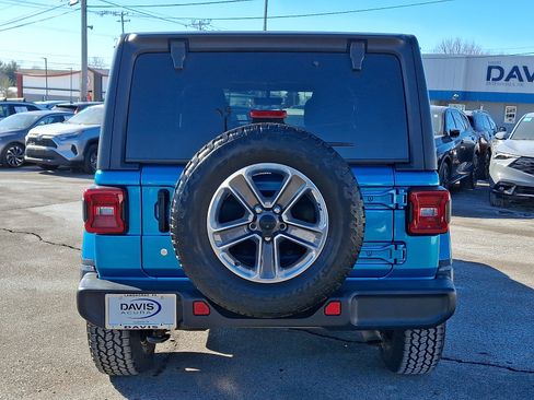 Used 2020 Jeep Wrangler Unlimited Sahara AWD/4WD image 5