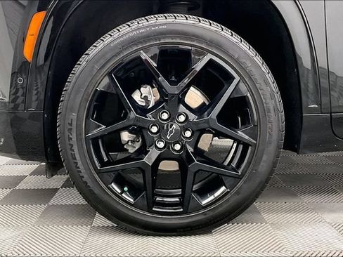 Used 2025 Chevrolet Traverse RS AWD/4WD image 10