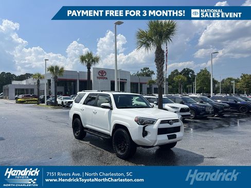 Used 2023 Toyota 4Runner SR5 Premium w/ Moonroof Package AWD/4WD image 1