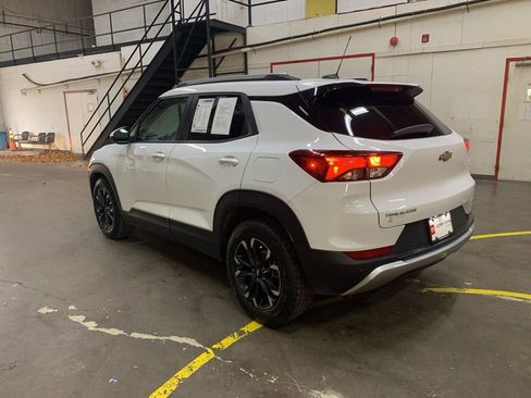 Used 2021 Chevrolet TrailBlazer LT w/ Convenience Package image 4