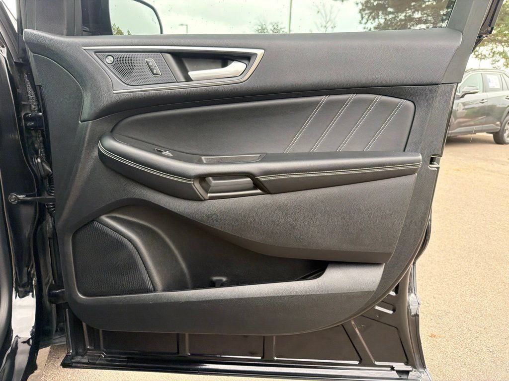 Used 2023 Ford Edge ST AWD/4WD image 10