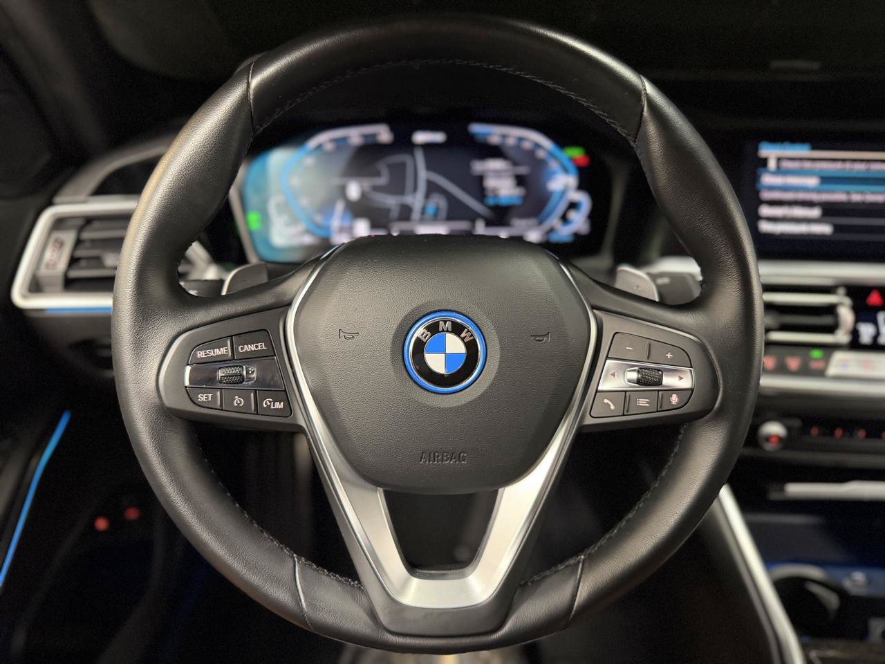 Used 2022 BMW 330e xDrive w/ Driving Assistance Package AWD/4WD image 17