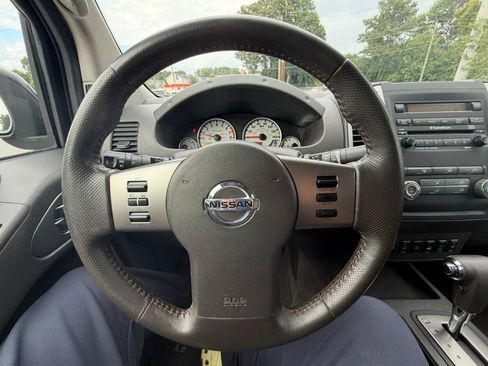 Used 2011 Nissan Frontier PRO-4X w/ Pro-4x Luxury Pkg AWD/4WD image 22