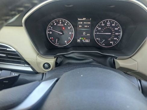 Used 2021 Subaru Outback Limited image 11