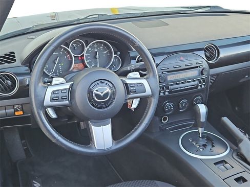 Used 2008 MAZDA MX-5 Miata Touring image 16