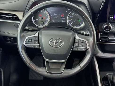 Used 2023 Toyota Highlander LE image 34