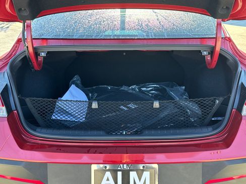 Certified 2025 Hyundai Elantra Sport image 18