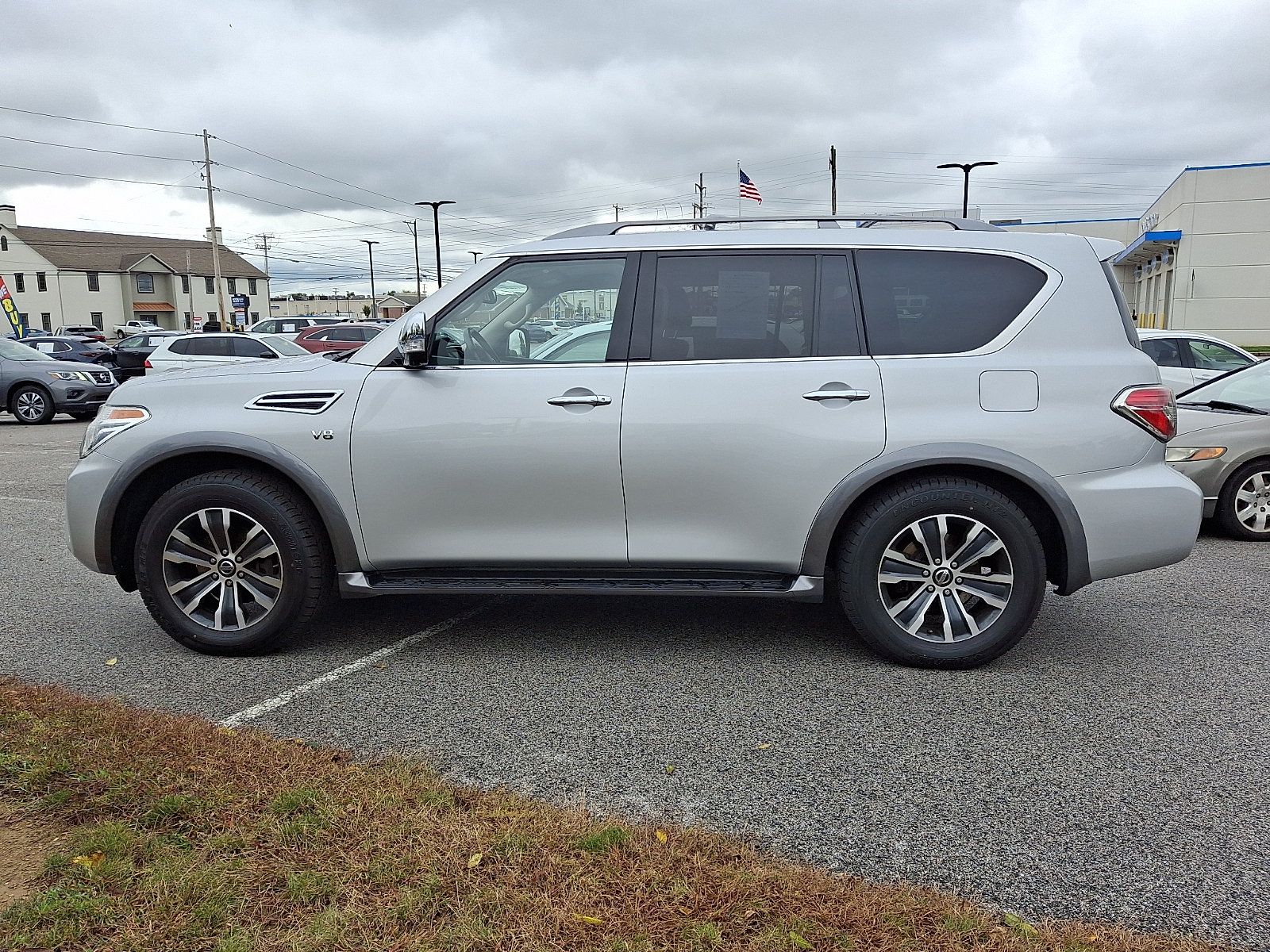 Used 2020 Nissan Armada SL w/ Premium Package AWD/4WD image 4