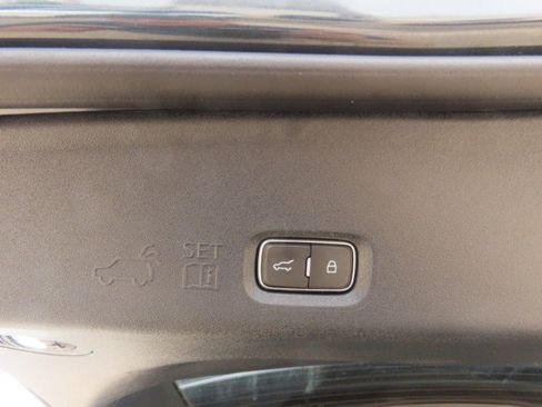 Used 2025 Lincoln Navigator Reserve AWD/4WD image 13