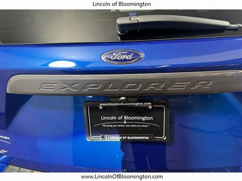 Used 2022 Ford Explorer XLT w/ Equipment Group 202A AWD/4WD image 29