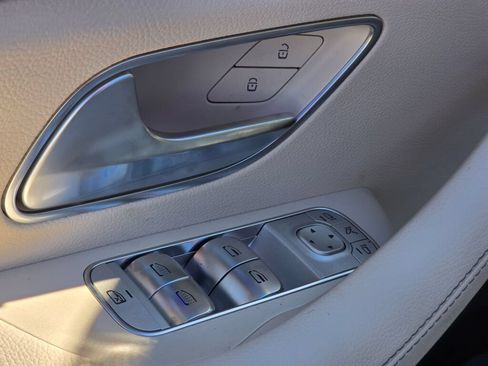 New 2026 Mercedes-Benz GLS 450 4MATIC image 40
