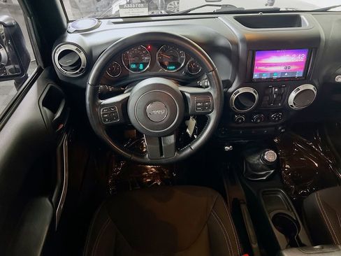 Used 2017 Jeep Wrangler Unlimited Sahara AWD/4WD image 20
