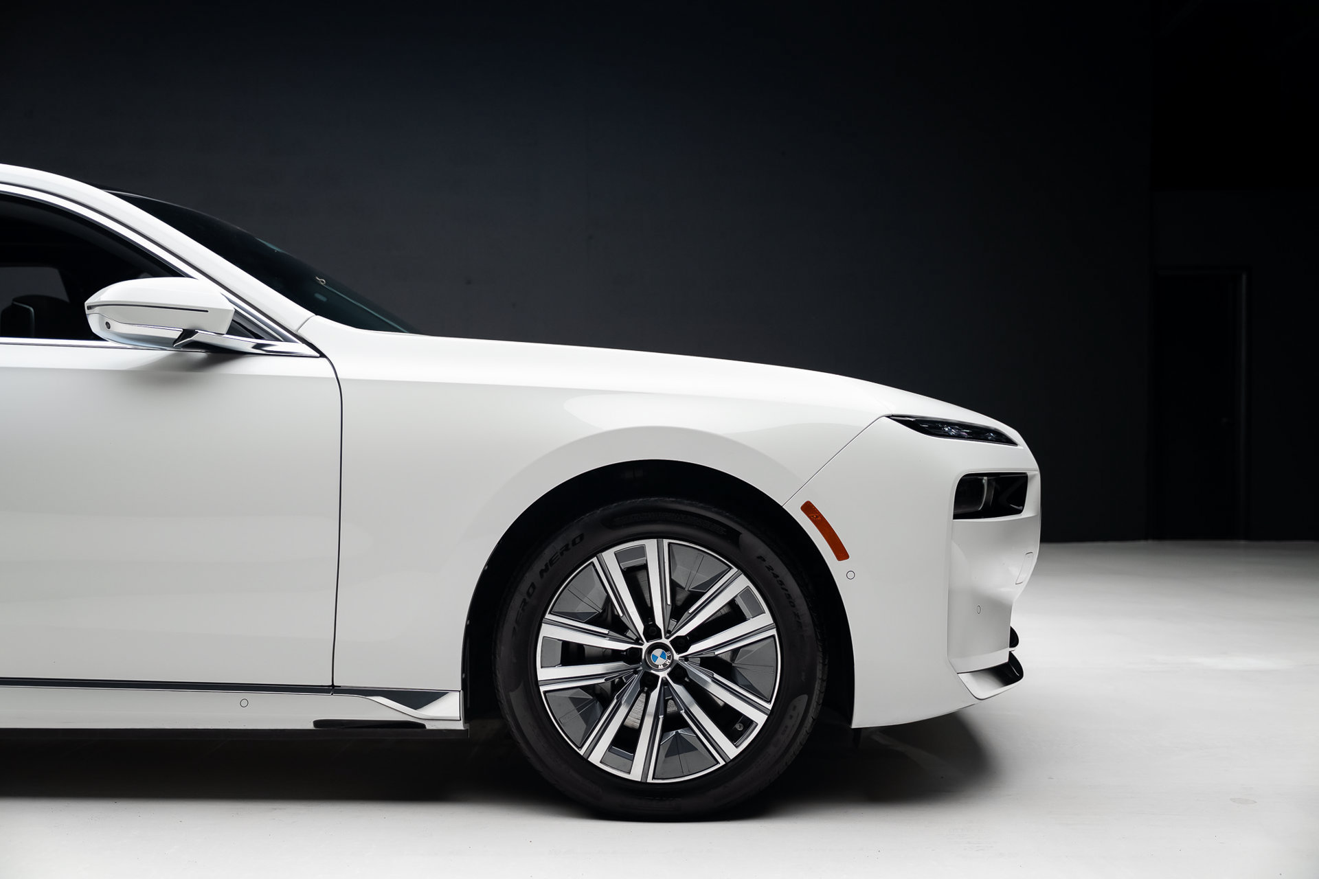 Used 2024 BMW i7 eDrive50 w/ Executive Package RWD image 37