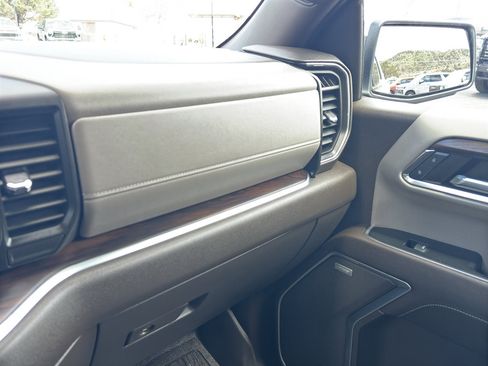 Used 2023 GMC Sierra 1500 SLT w/ SLT Convenience Package image 28