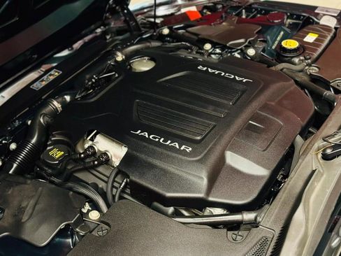 Used 2016 Jaguar F-TYPE R image 32