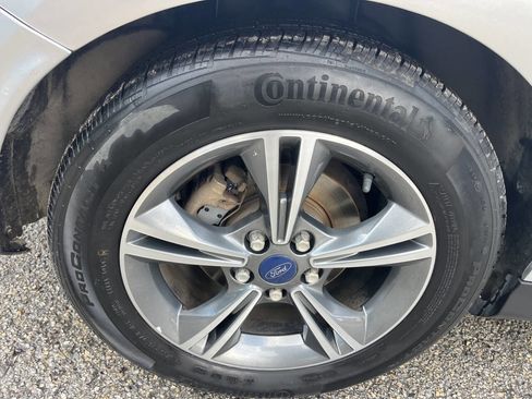 Used 2014 Ford Focus SE w/ SE Sport Package image 35