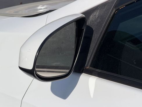 Used 2015 Toyota Corolla L image 24