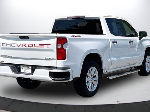 Used 2022 Chevrolet Silverado 1500 Custom AWD/4WD image 9