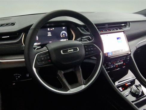 New 2025 Jeep Grand Cherokee L Limited image 12